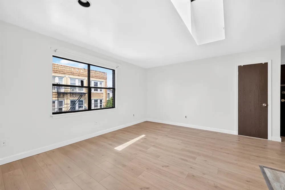 137 71ST ST Guttenberg, NJ 07093