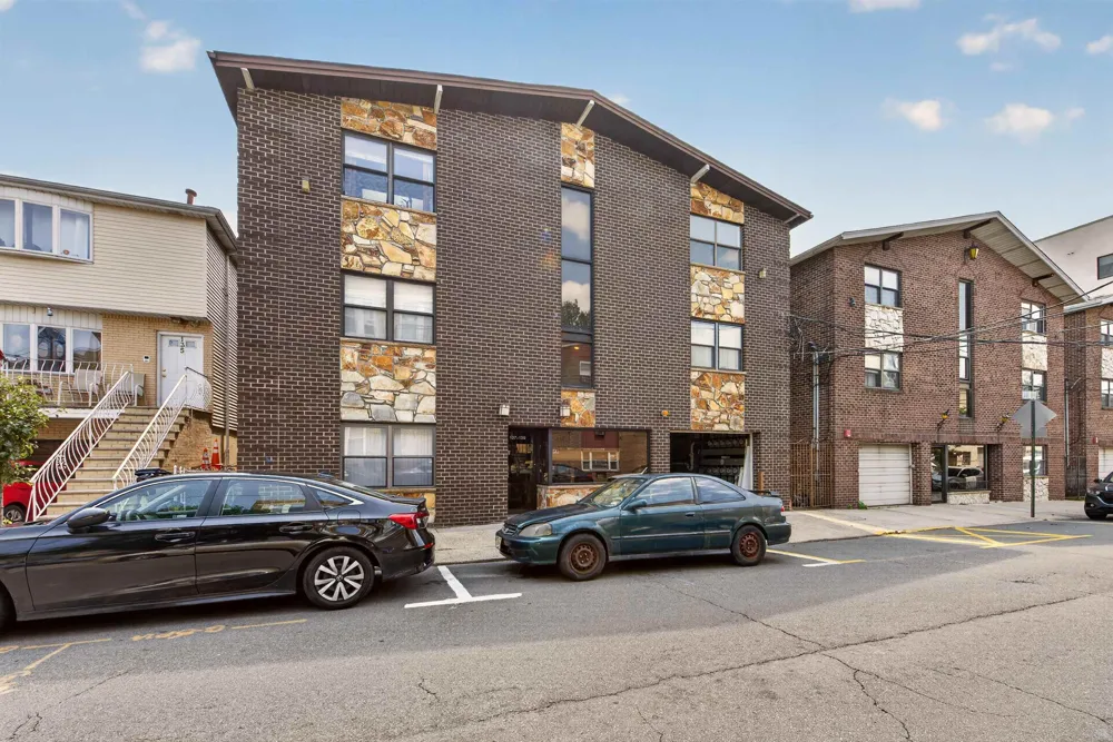 137 71ST ST Guttenberg, NJ 07093