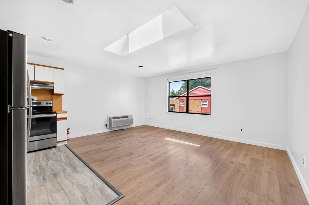 137 71ST ST Guttenberg, NJ 07093