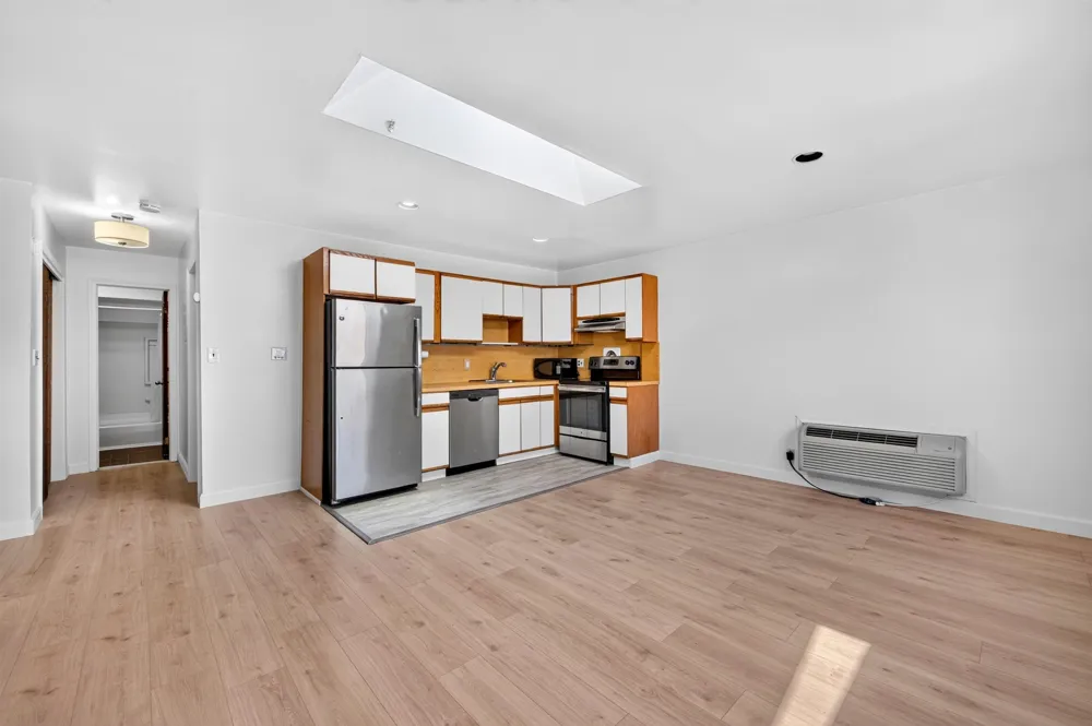 137 71ST ST Guttenberg, NJ 07093