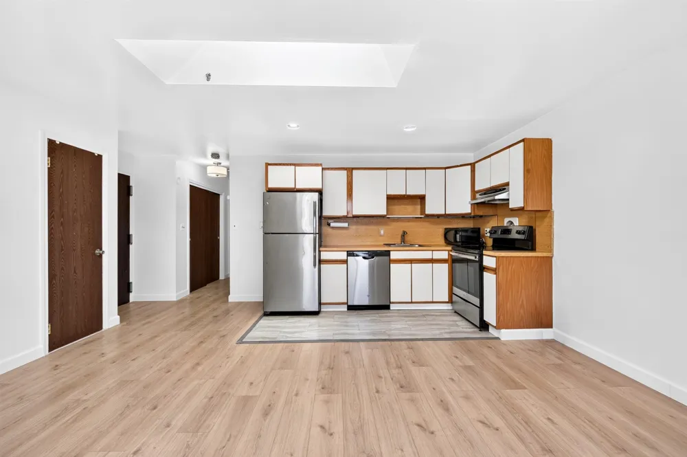 137 71ST ST Guttenberg, NJ 07093