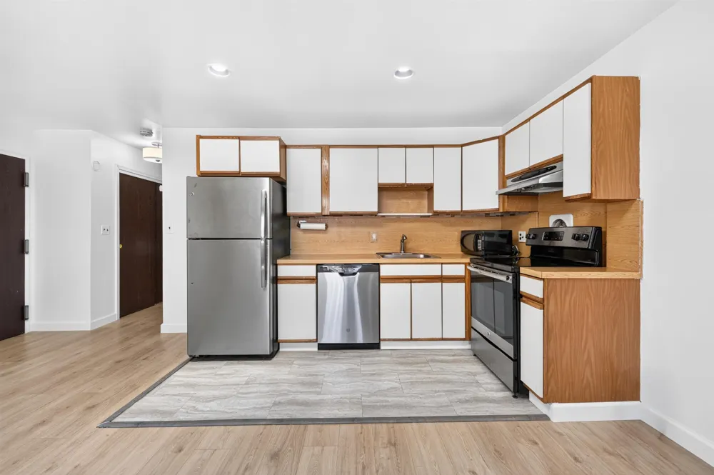 137 71ST ST Guttenberg, NJ 07093