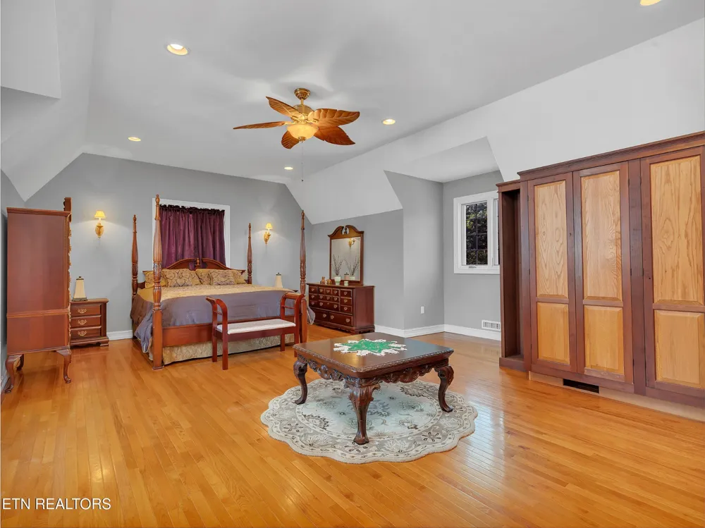 498 Proffitt Ridge Rd Mooresburg, TN 37811