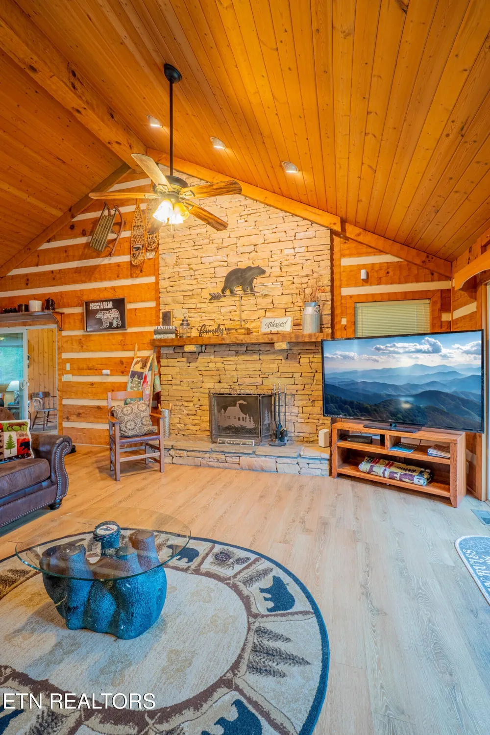 317 Matterhorn Drive Gatlinburg, TN 37738