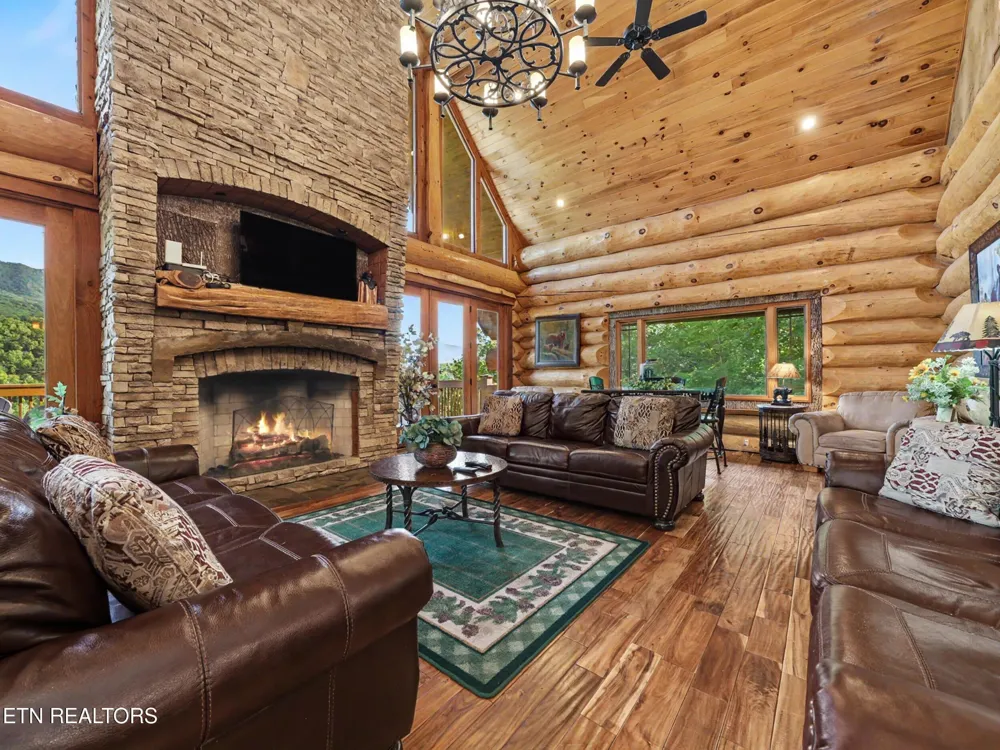213 Matterhorn Drive Gatlinburg, TN 37738