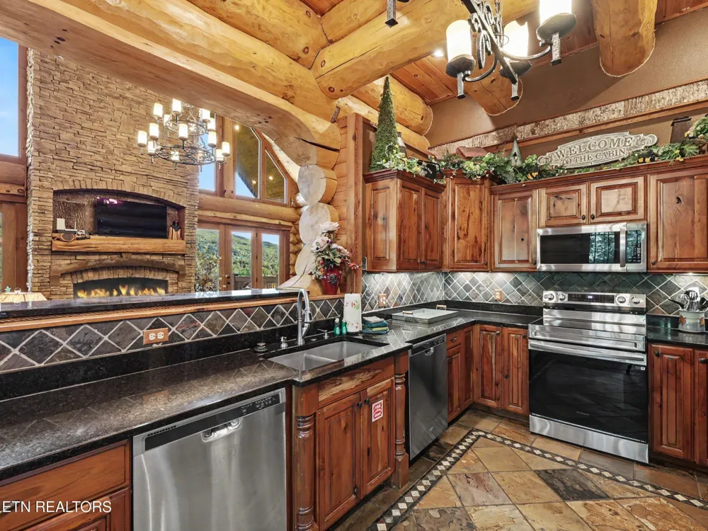 213 Matterhorn Drive Gatlinburg, TN 37738