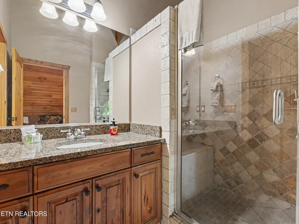 213 Matterhorn Drive Gatlinburg, TN 37738