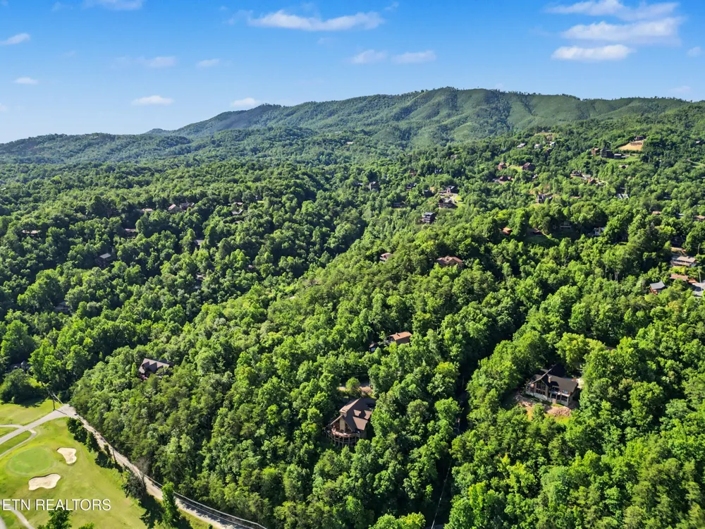 213 Matterhorn Drive Gatlinburg, TN 37738