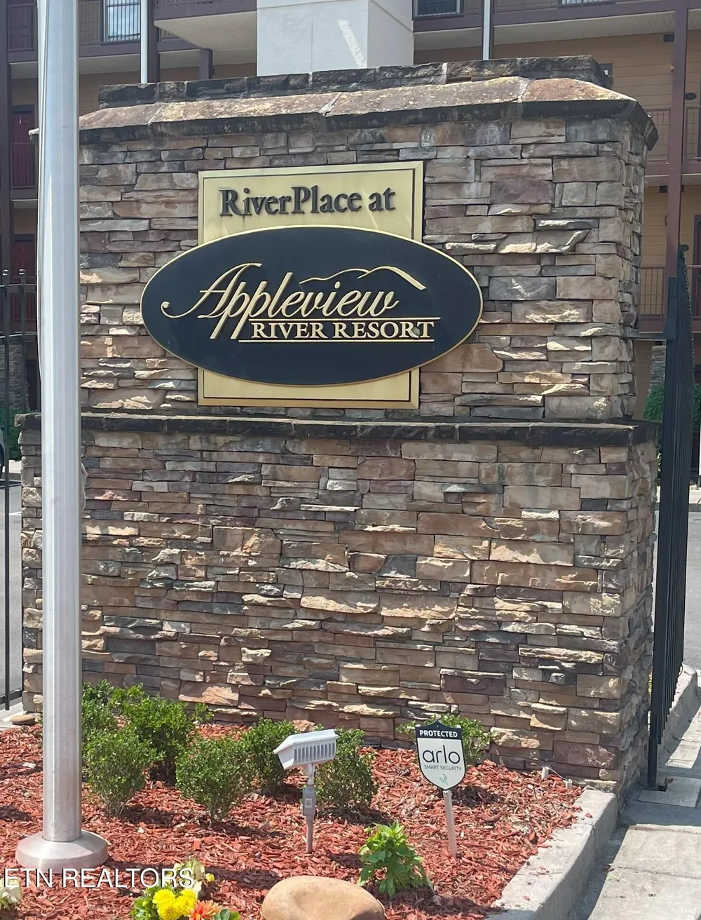 609 River Place Way #UNIT B301 Sevierville, TN 37862