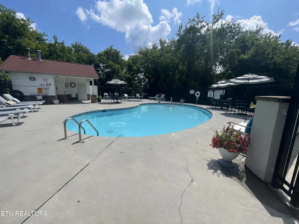 609 River Place Way #UNIT B301 Sevierville, TN 37862