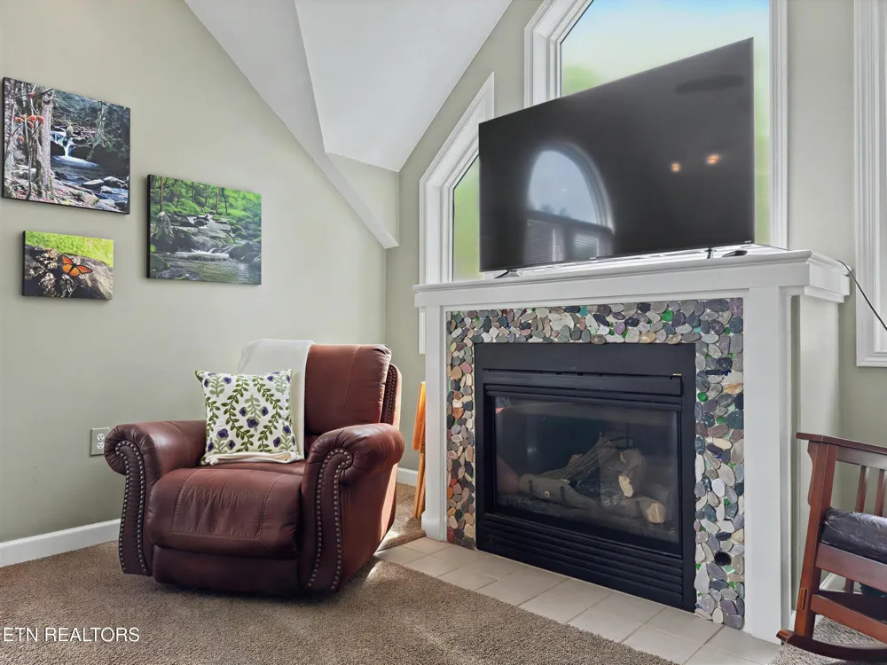 609 River Place Way #UNIT B301 Sevierville, TN 37862