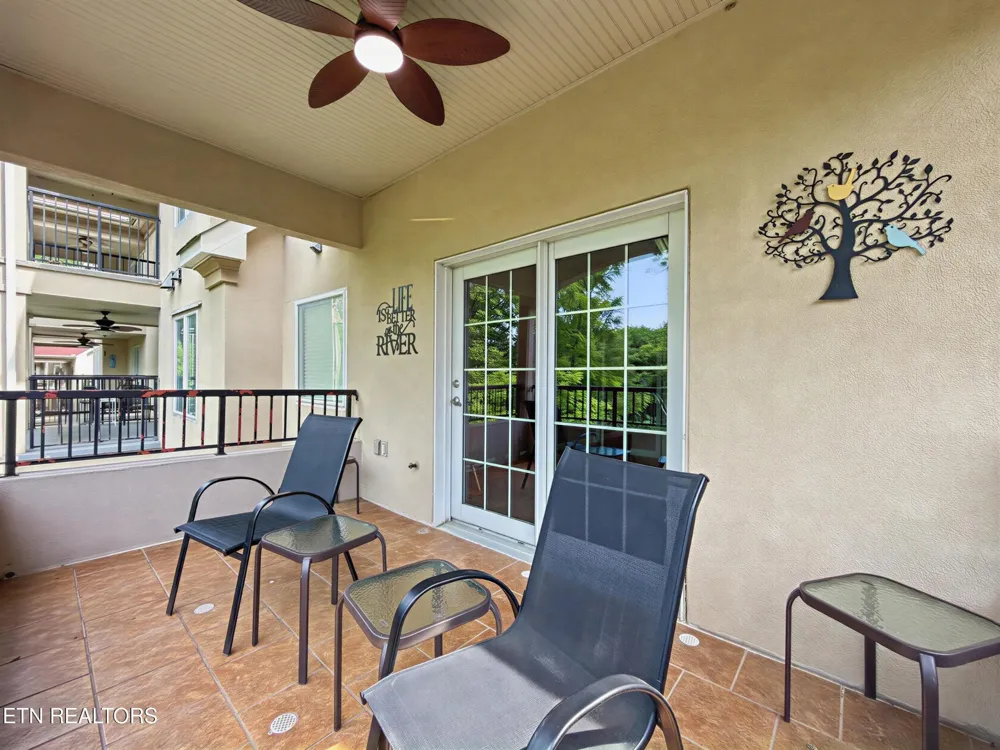 609 River Place Way #UNIT B301 Sevierville, TN 37862