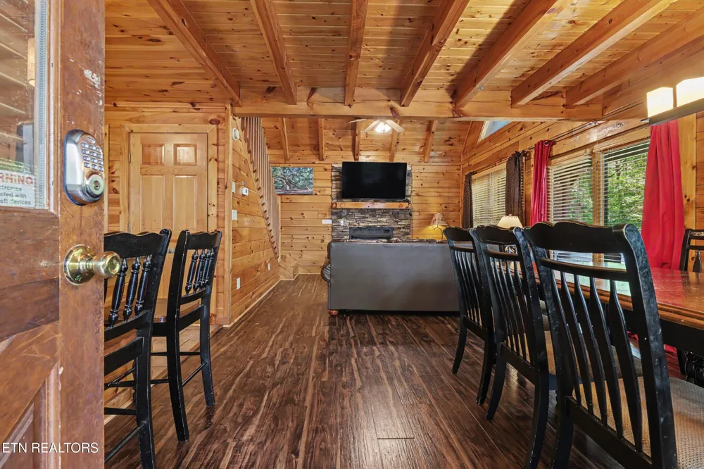 4414 Forest Vista Way Pigeon Forge, TN 37863