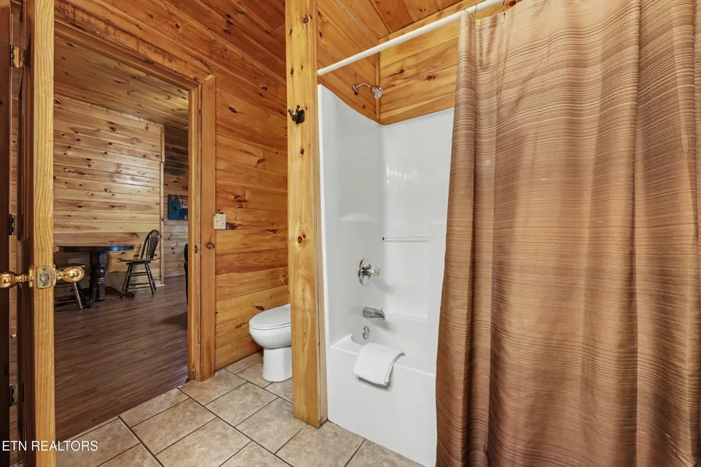 4414 Forest Vista Way Pigeon Forge, TN 37863