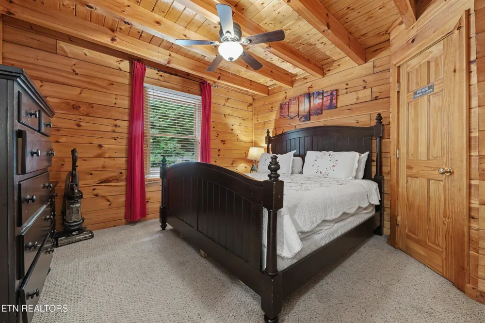 4414 Forest Vista Way Pigeon Forge, TN 37863