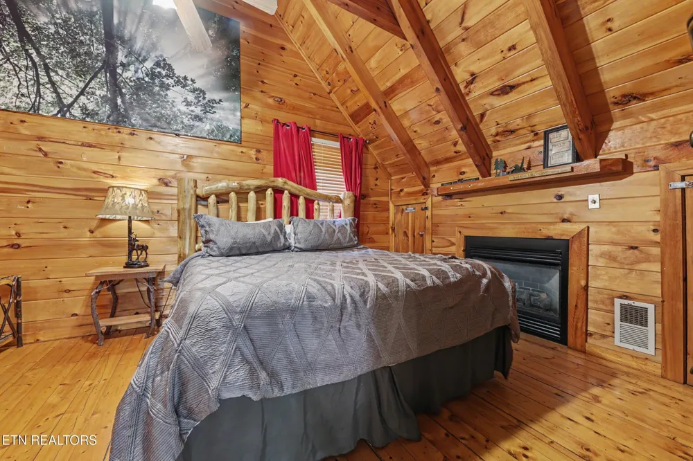 4414 Forest Vista Way Pigeon Forge, TN 37863