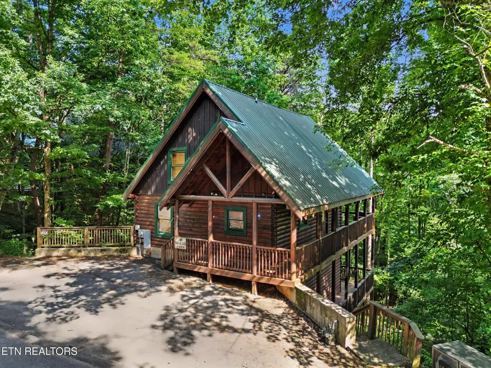 4414 Forest Vista Way Pigeon Forge, TN 37863