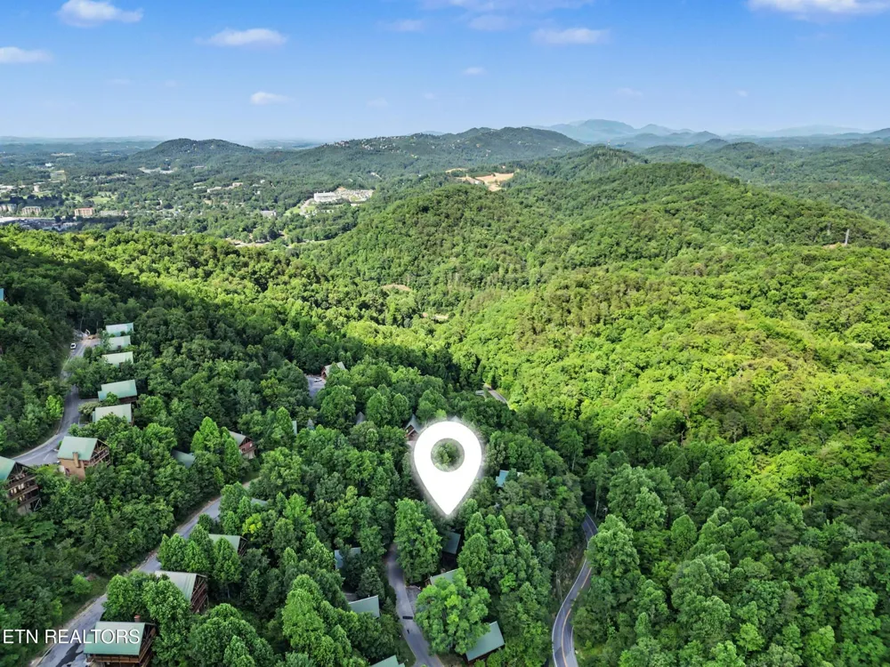 4414 Forest Vista Way Pigeon Forge, TN 37863