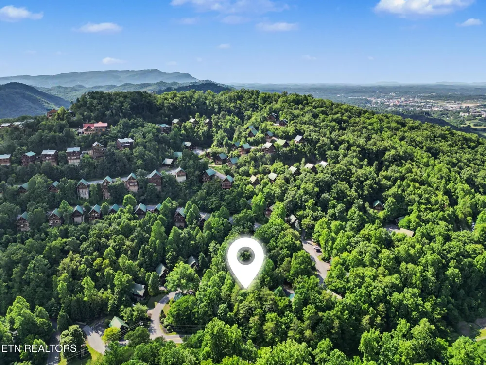 4414 Forest Vista Way Pigeon Forge, TN 37863