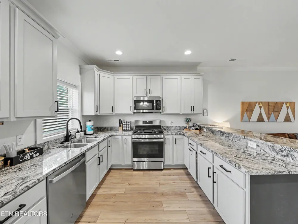 426 Fleeta Williams Way Sevierville, TN 37862