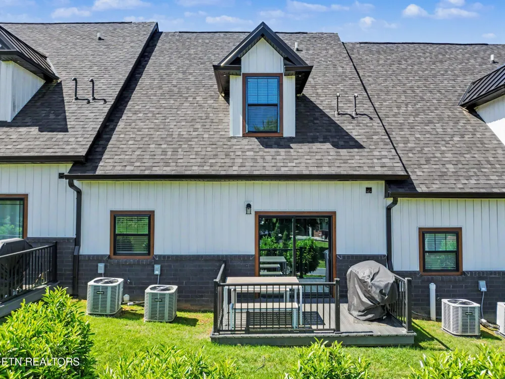426 Fleeta Williams Way Sevierville, TN 37862