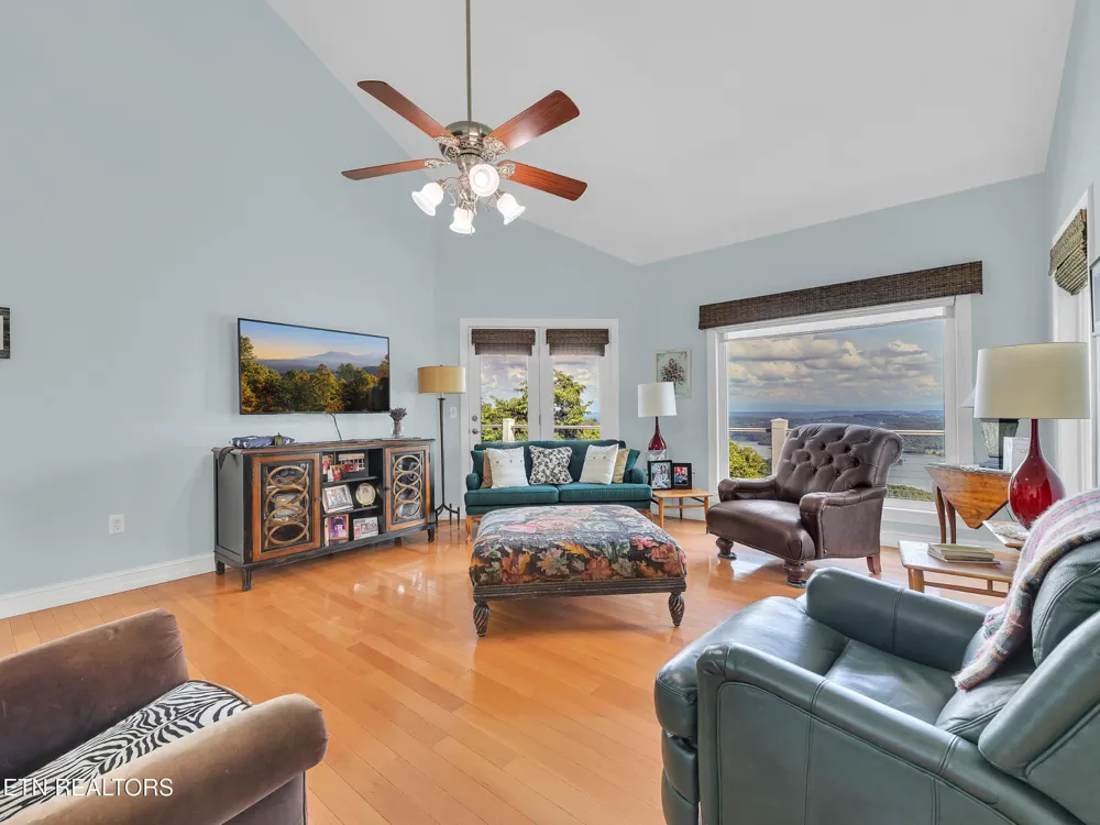 496 Proffitt Ridge Rd Mooresburg, TN 37811