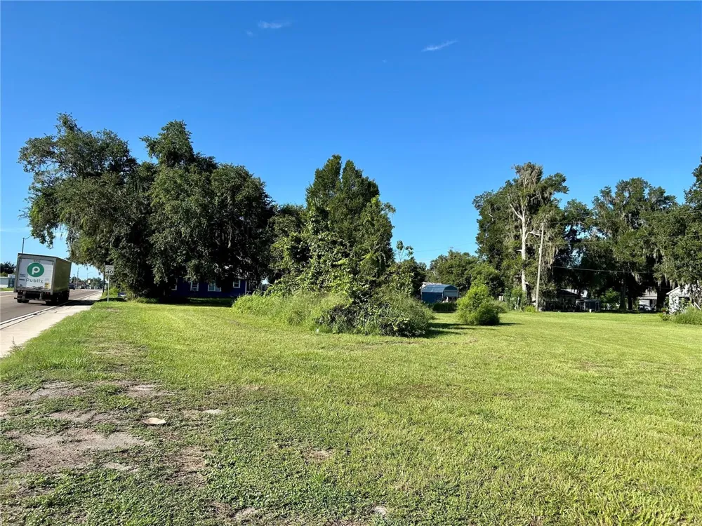 109 ORANGE STREET Bowling Green, FL 33834