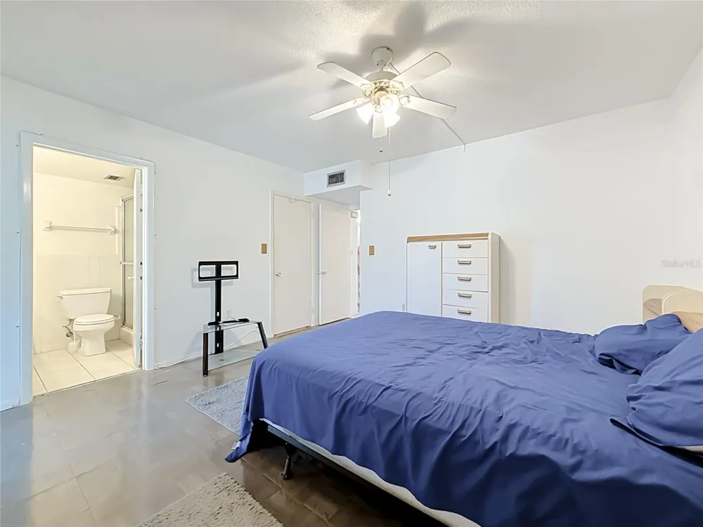 9945 47TH AVENUE #203 St Petersburg, FL 33708