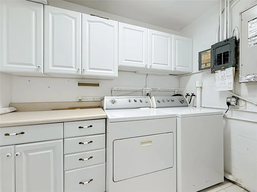 9945 47TH AVENUE #203 St Petersburg, FL 33708