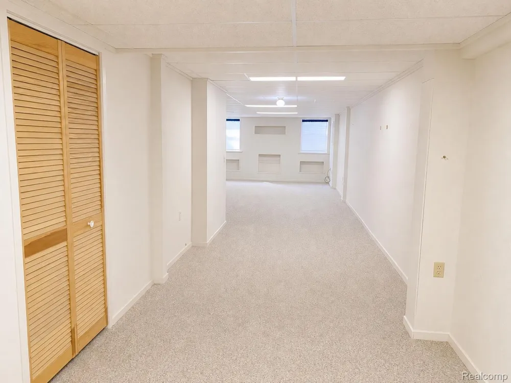 48781 Mill Bank Court Shelby Charter Township, MI 48315