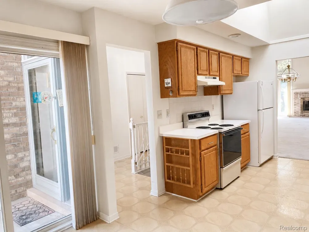 48781 Mill Bank Court Shelby Charter Township, MI 48315