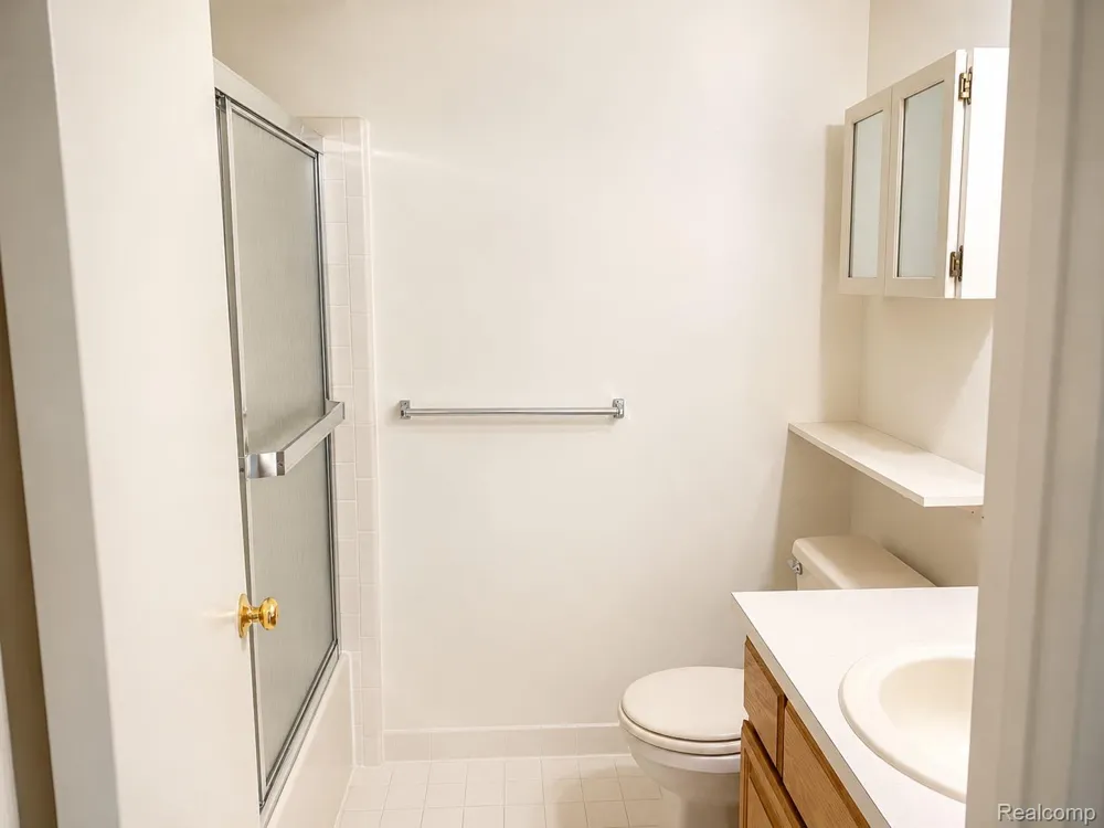 48781 Mill Bank Court Shelby Charter Township, MI 48315