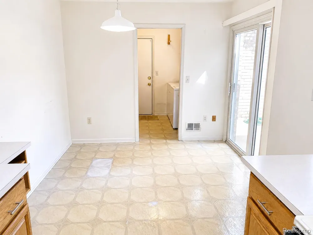 48781 Mill Bank Court Shelby Charter Township, MI 48315