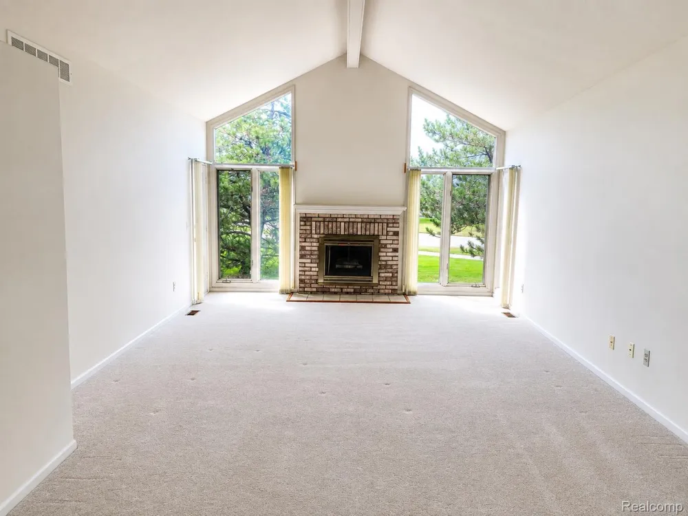 48781 Mill Bank Court Shelby Charter Township, MI 48315