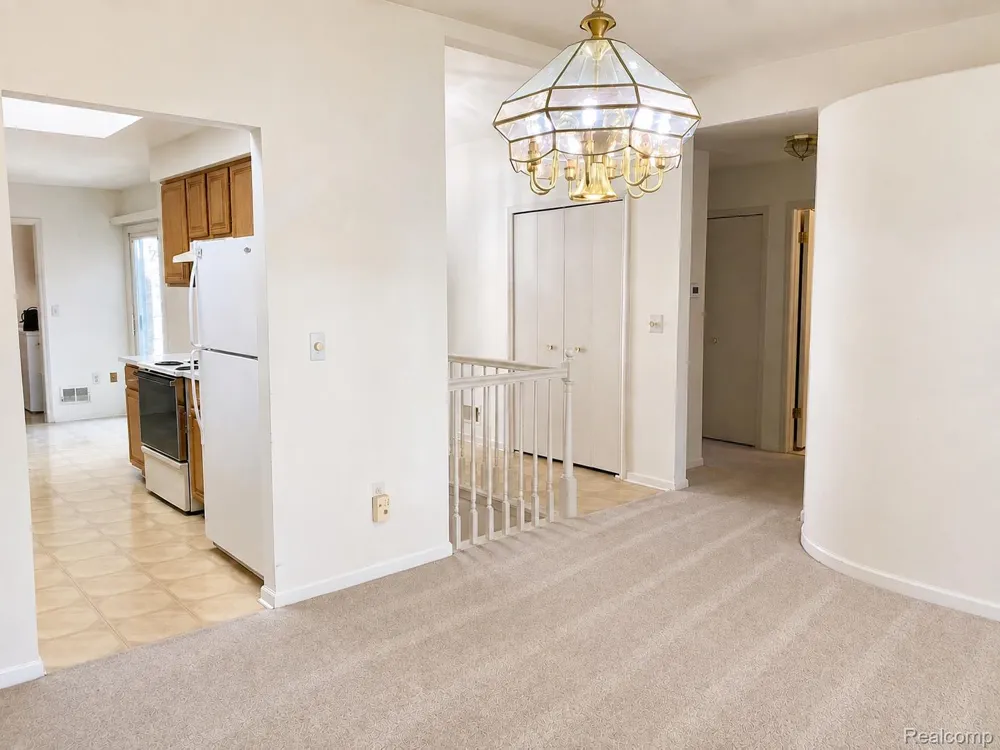 48781 Mill Bank Court Shelby Charter Township, MI 48315