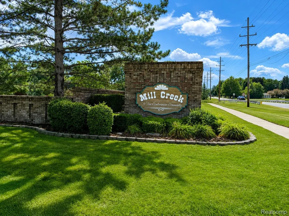 48781 Mill Bank Court Shelby Charter Township, MI 48315