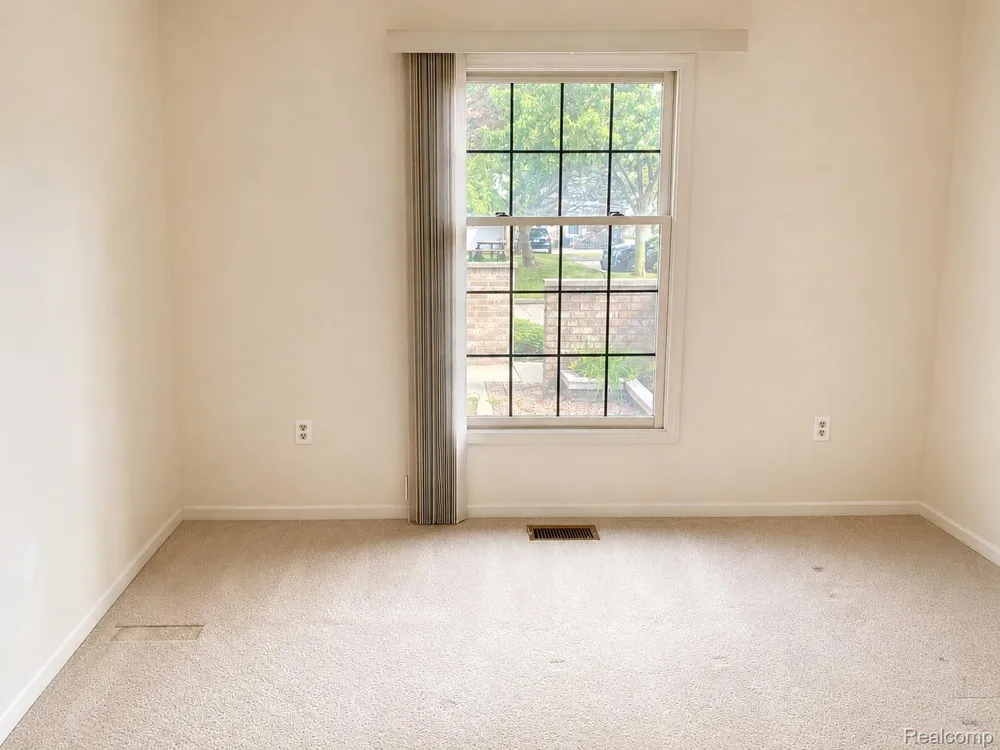 48781 Mill Bank Court Shelby Charter Township, MI 48315