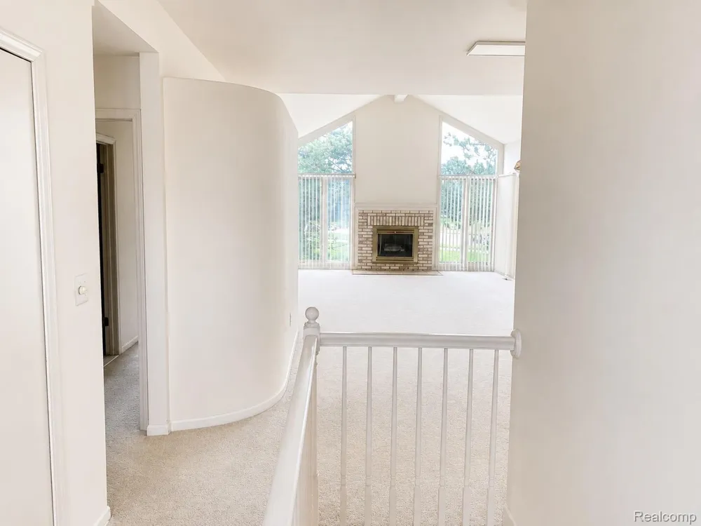 48781 Mill Bank Court Shelby Charter Township, MI 48315