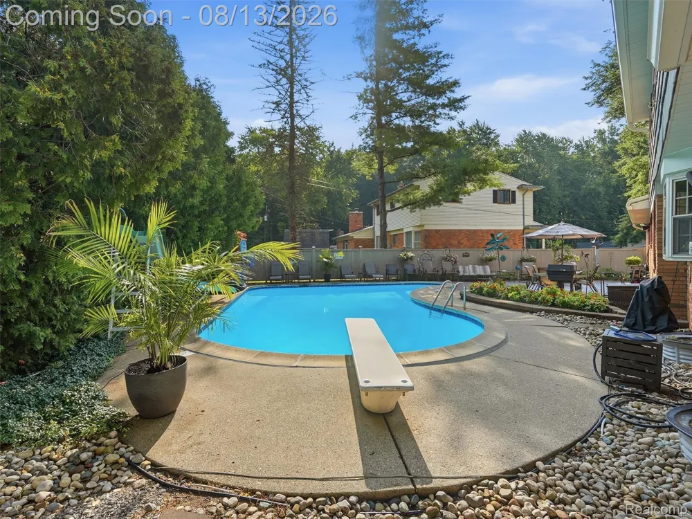 52338 Livingstone Court Shelby Charter Township, MI 48316