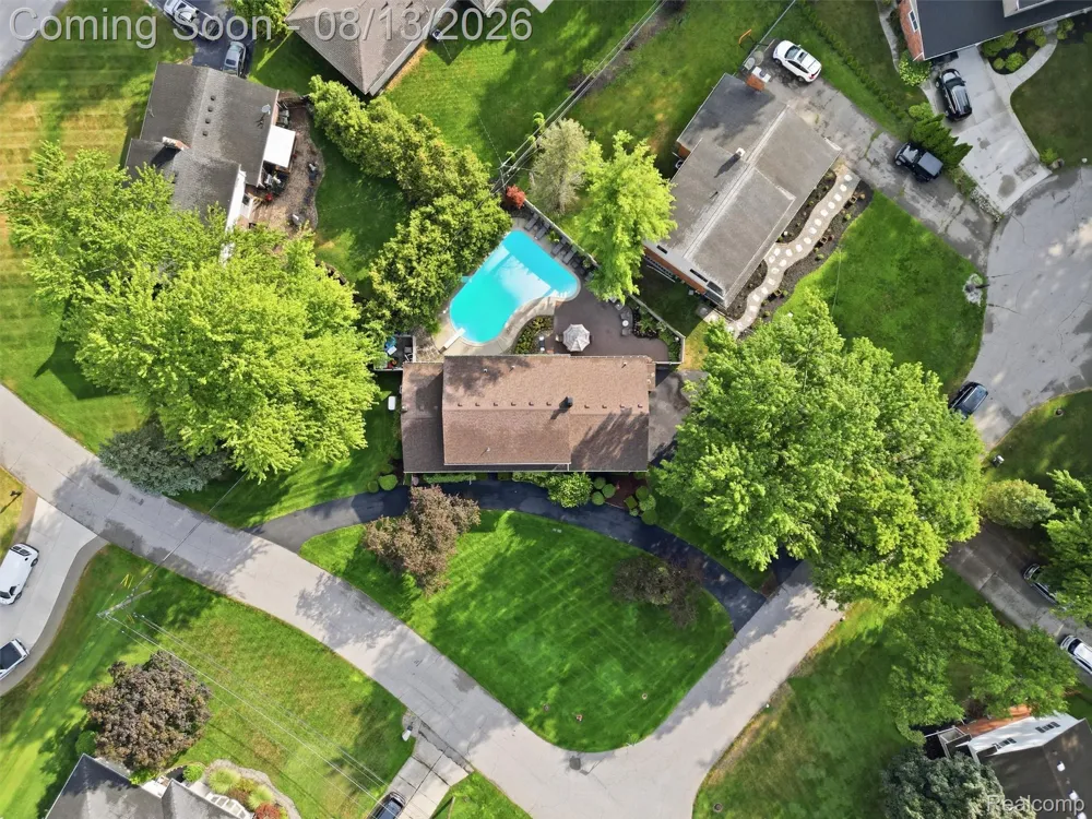 52338 Livingstone Court Shelby Charter Township, MI 48316