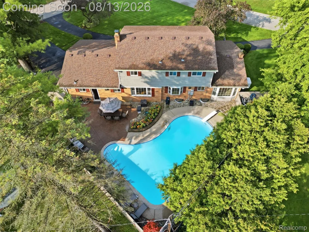 52338 Livingstone Court Shelby Charter Township, MI 48316