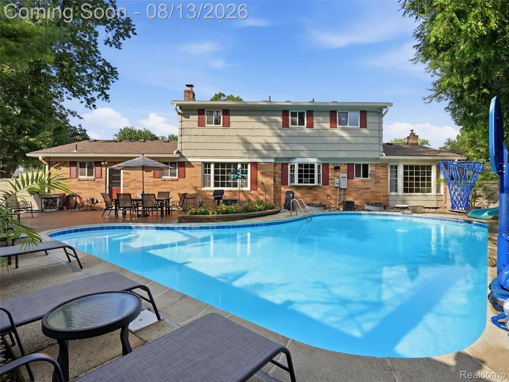 52338 Livingstone Court Shelby Charter Township, MI 48316