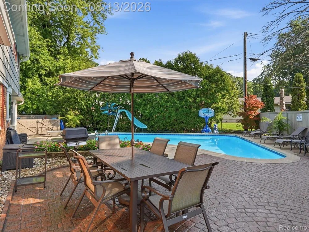 52338 Livingstone Court Shelby Charter Township, MI 48316