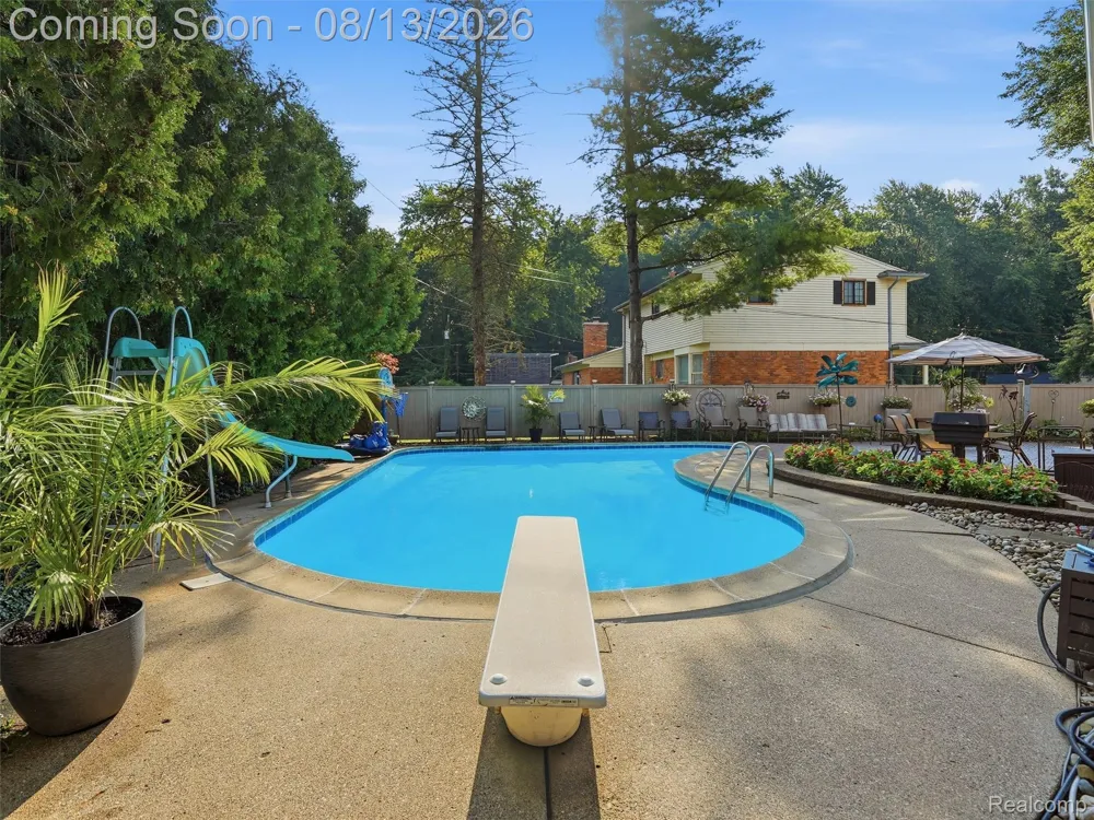 52338 Livingstone Court Shelby Charter Township, MI 48316