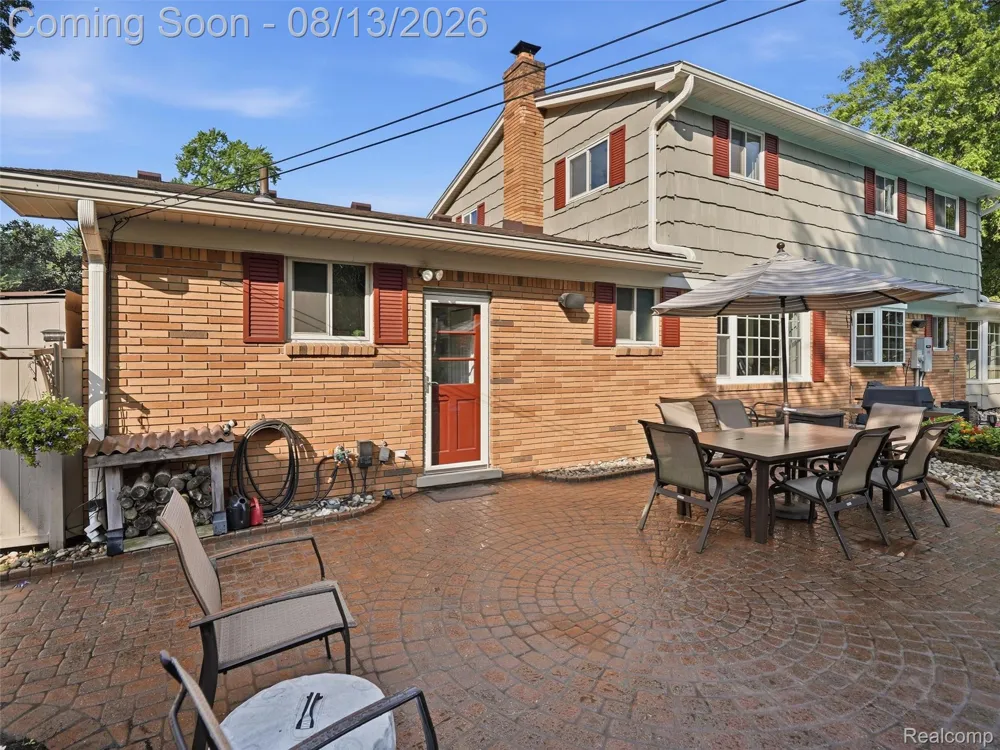52338 Livingstone Court Shelby Charter Township, MI 48316