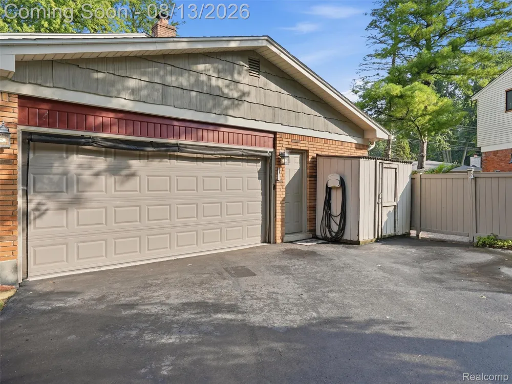 52338 Livingstone Court Shelby Charter Township, MI 48316