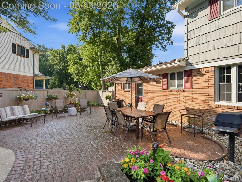 52338 Livingstone Court Shelby Charter Township, MI 48316