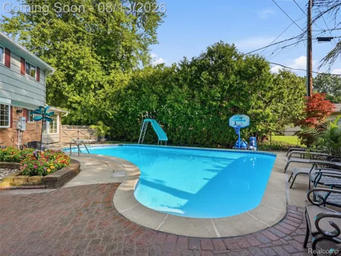 52338 Livingstone Court