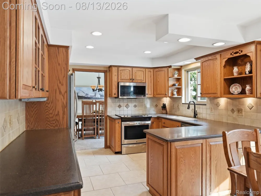 52338 Livingstone Court Shelby Charter Township, MI 48316