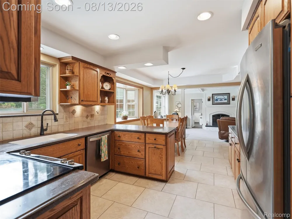 52338 Livingstone Court Shelby Charter Township, MI 48316